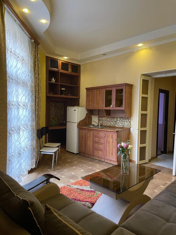 Cozy Apartment On Republic Square Erivan Exterior foto